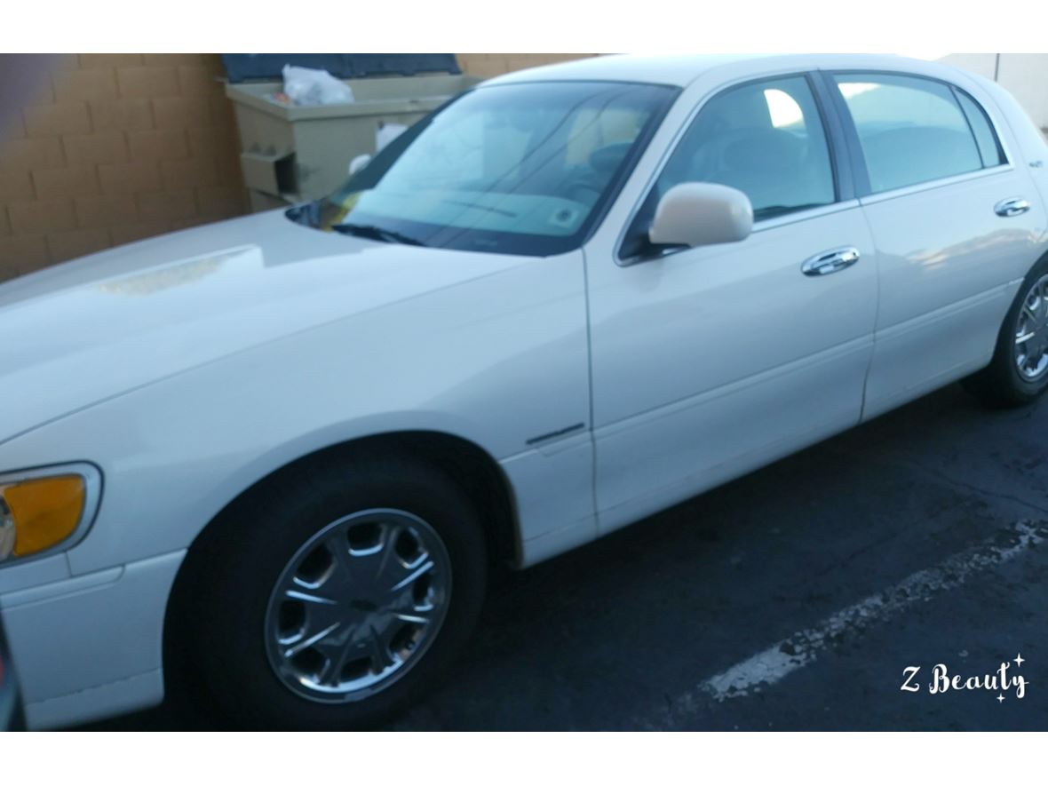 1999 Lincoln Town Car for sale by owner in Mesa