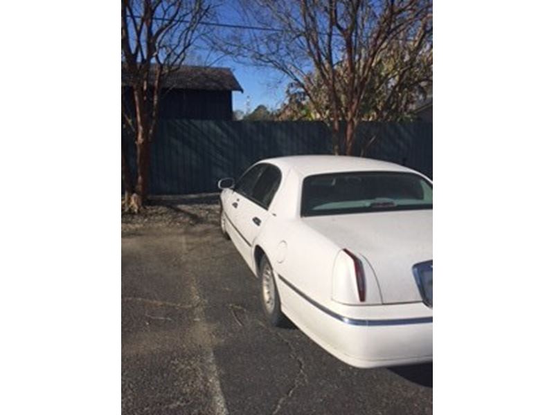 2001 Lincoln Town Car for sale by owner in Lafayette