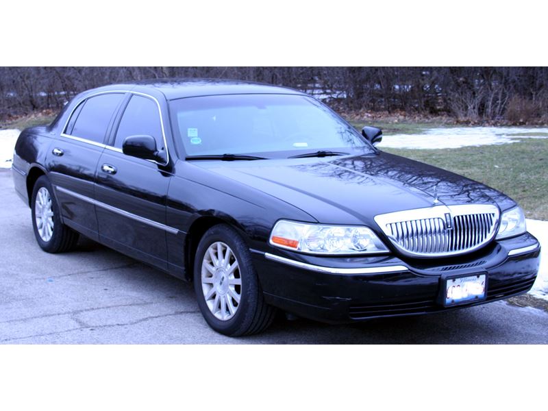 2007 Lincoln Town Car for sale by owner in Broadview