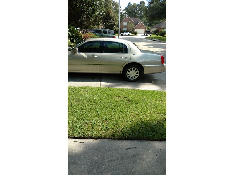 2009 Lincoln Town Car for sale by owner in Kingwood