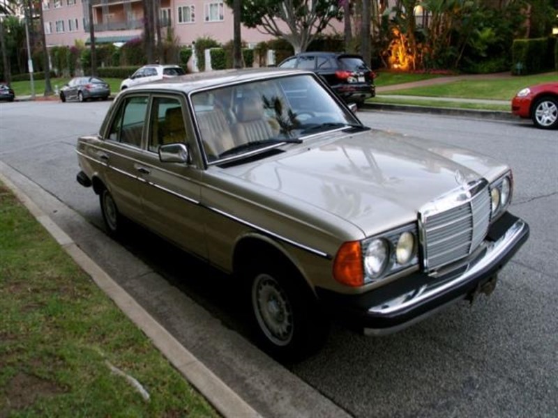 1985 Mercedes-Benz 300 for sale by owner in ESCONDIDO