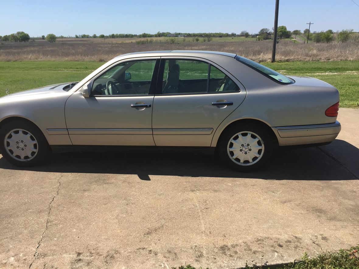 1999 Mercedes-Benz 300E for sale by owner in Temple