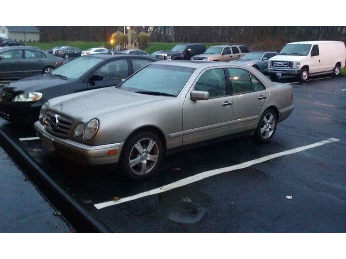 1999 Mercedes-Benz 320 for sale by owner in Springfield