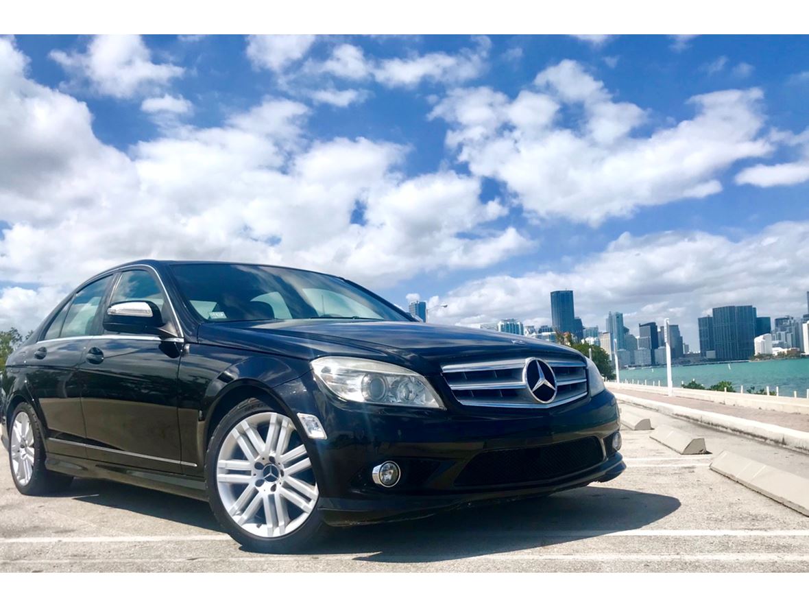 2009 Mercedes-Benz C-Class for sale by owner in Miami