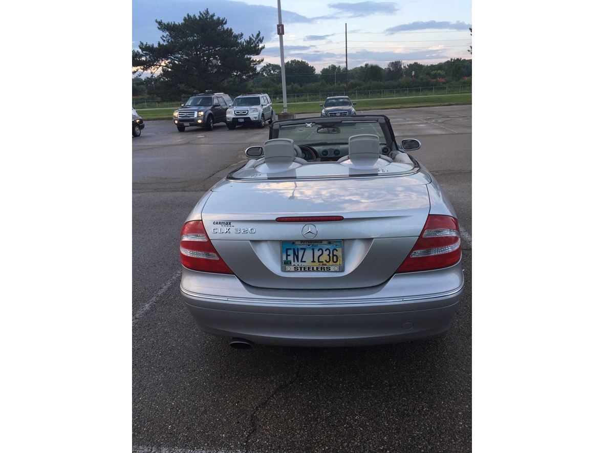 2005 Mercedes-Benz CLK-Class for sale by owner in Vandalia