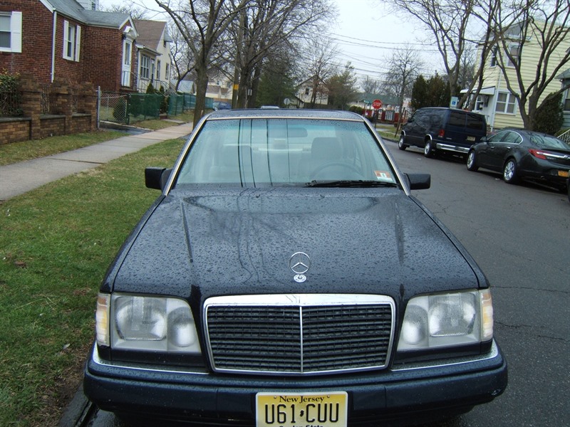 1994 Mercedes-Benz E 320 for sale by owner in LINDEN