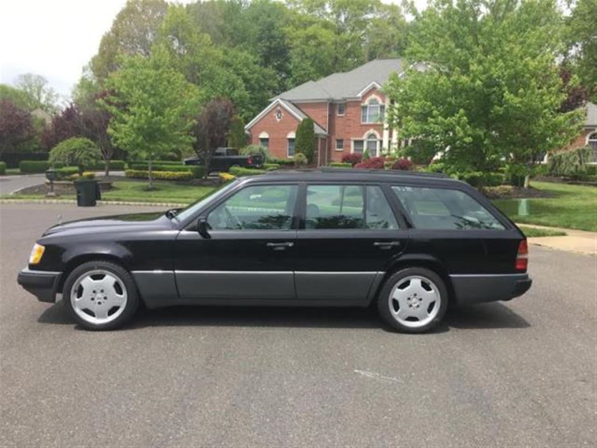 1995 Mercedes-Benz E-Class for sale by owner in Hasbrouck Heights