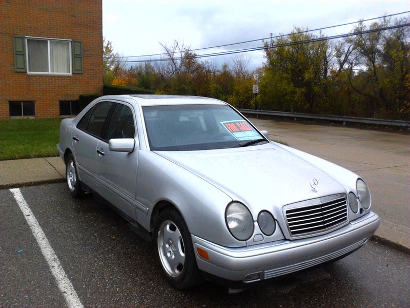 1997 Mercedes-Benz E-Class for sale by owner in SAINT CLAIR SHORES
