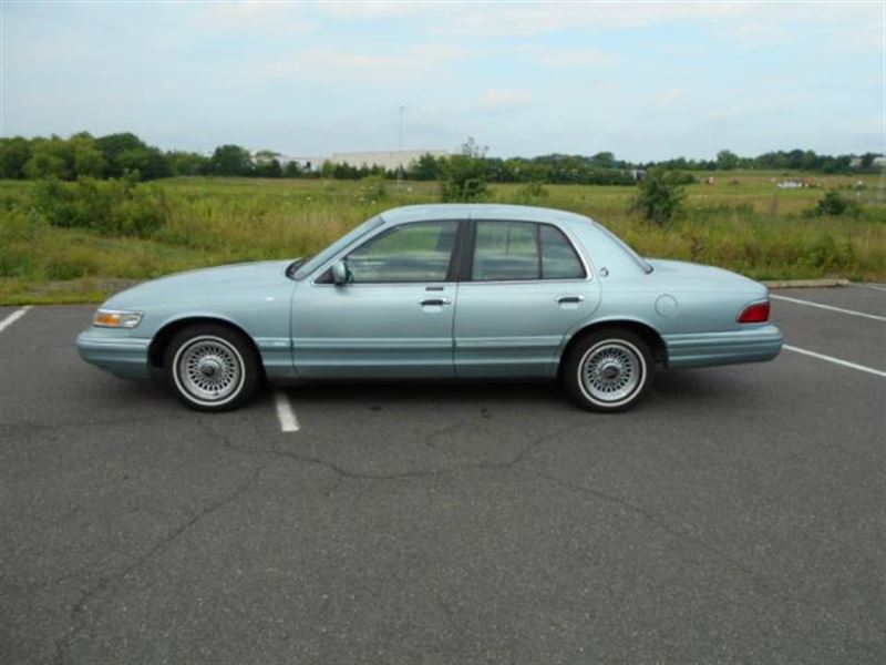 1995 Mercury Grand Marquis for sale by owner in BIG ISLAND