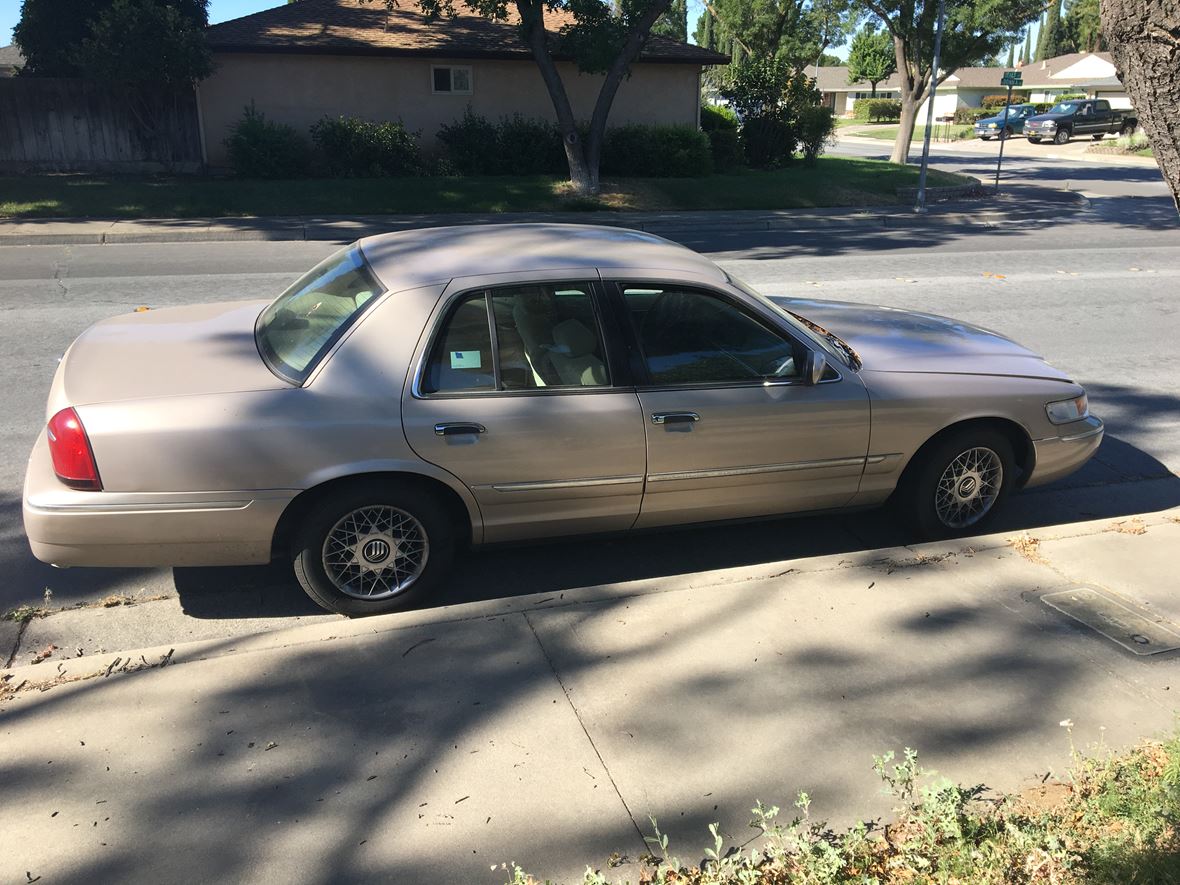 1998 Mercury Grand Marquis for sale by owner in Merced