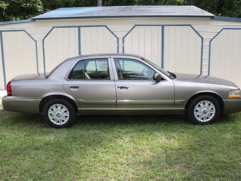 2004 Mercury Grand Marquis for sale by owner in QUINCY