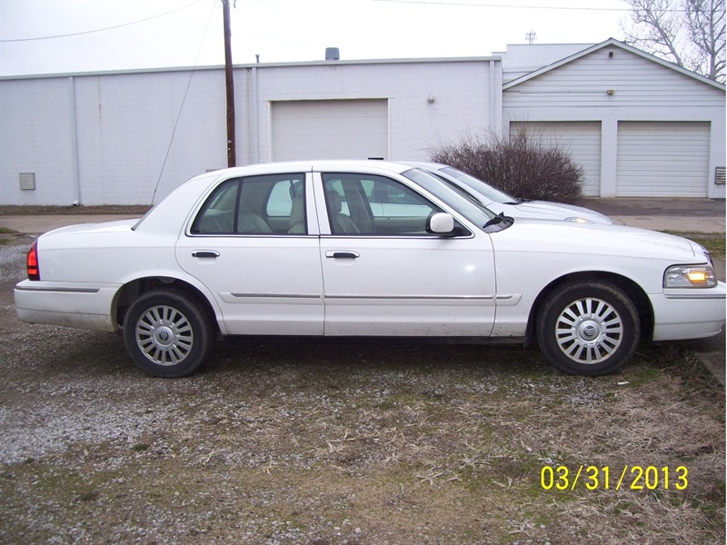 2007 Mercury Grand Marquis for sale by owner in NEWARK