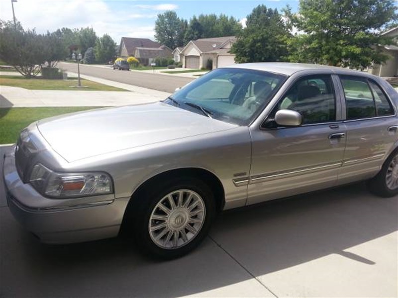 2009 Mercury Grand Marquis for sale by owner in BOISE