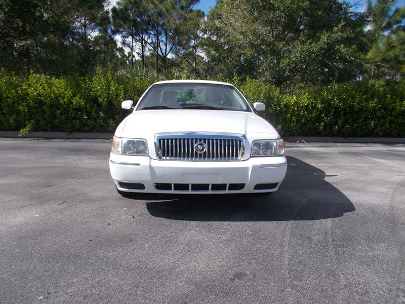 2011 Mercury Grand Marquis for sale by owner in Port Saint Lucie