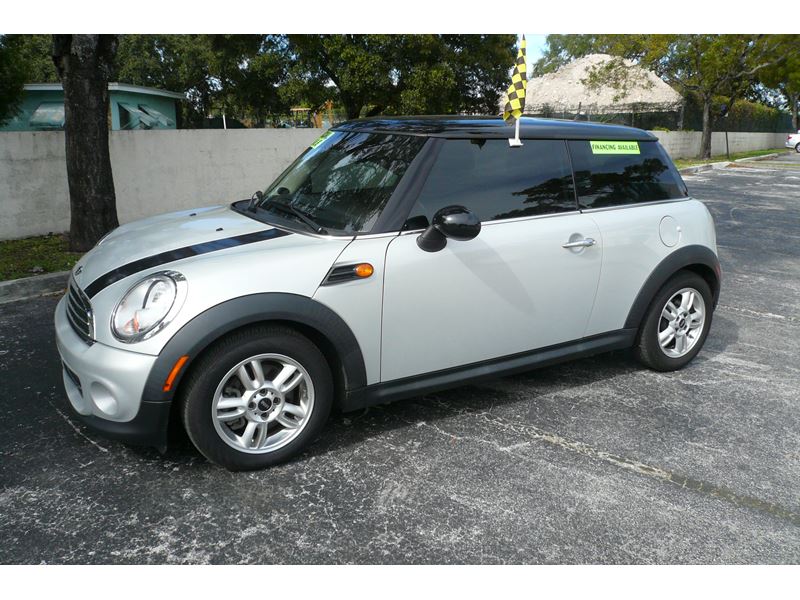 2012 MINI Cooper for sale by owner in FORT LAUDERDALE