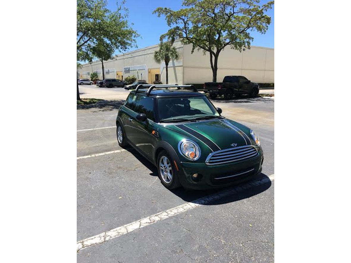 2013 MINI Cooper for sale by owner in Fort Lauderdale