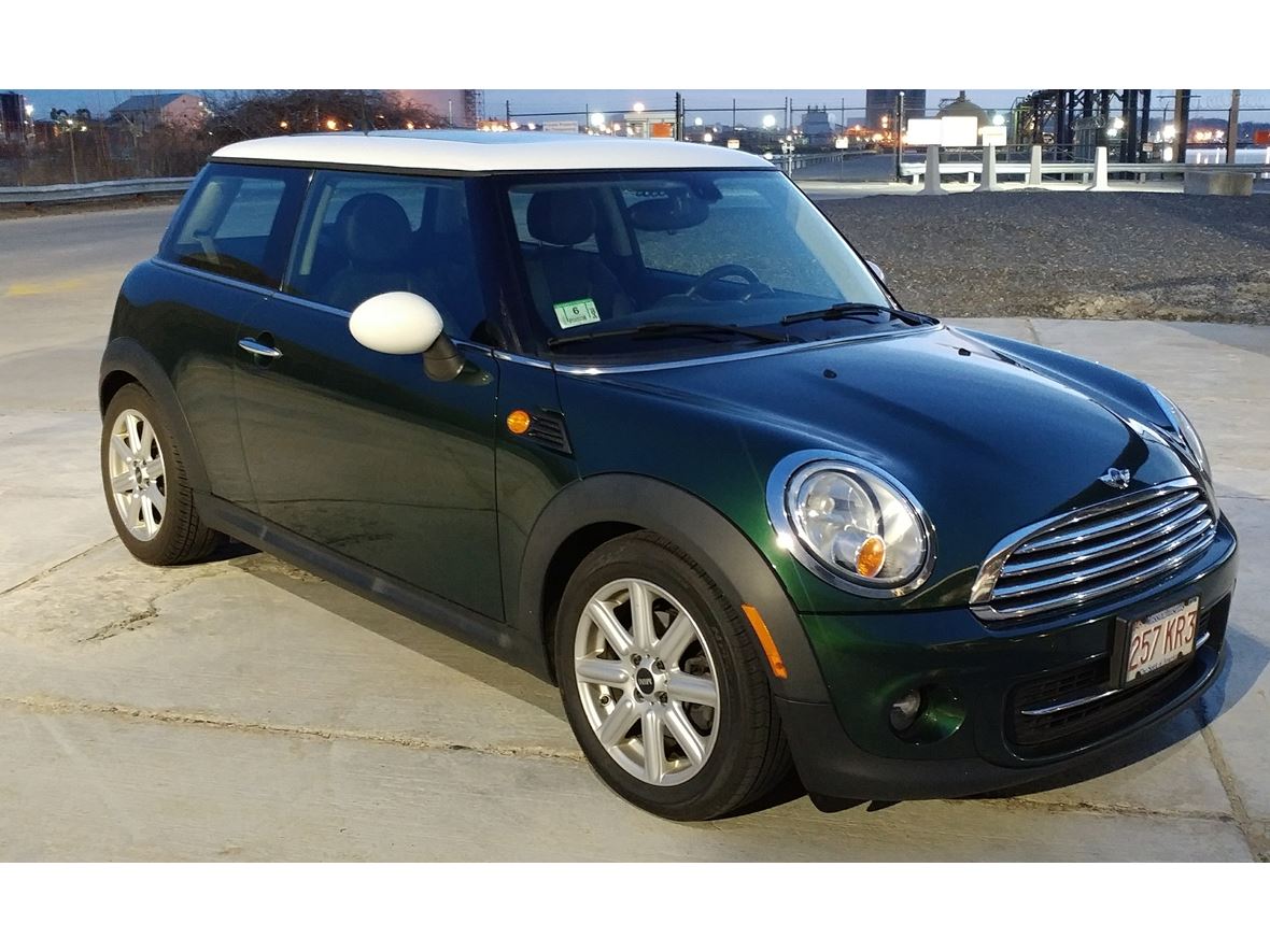 2013 MINI Cooper for sale by owner in Newbury