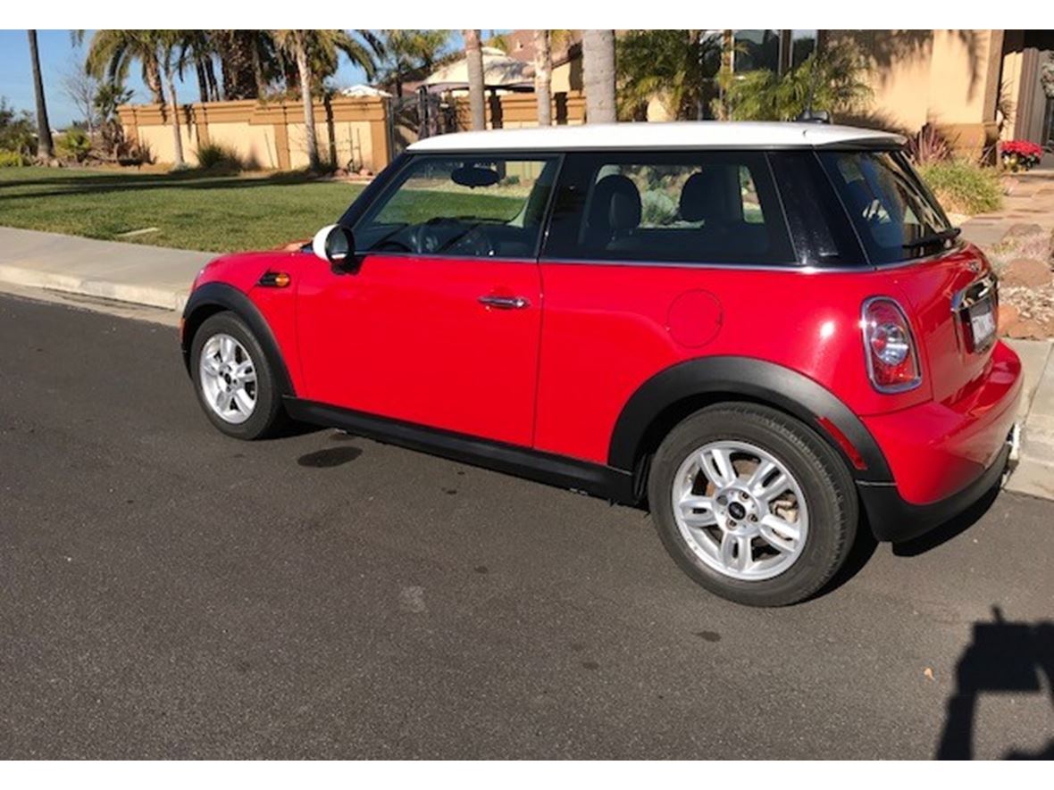 2013 MINI Cooper Hardtop for sale by owner in Discovery Bay