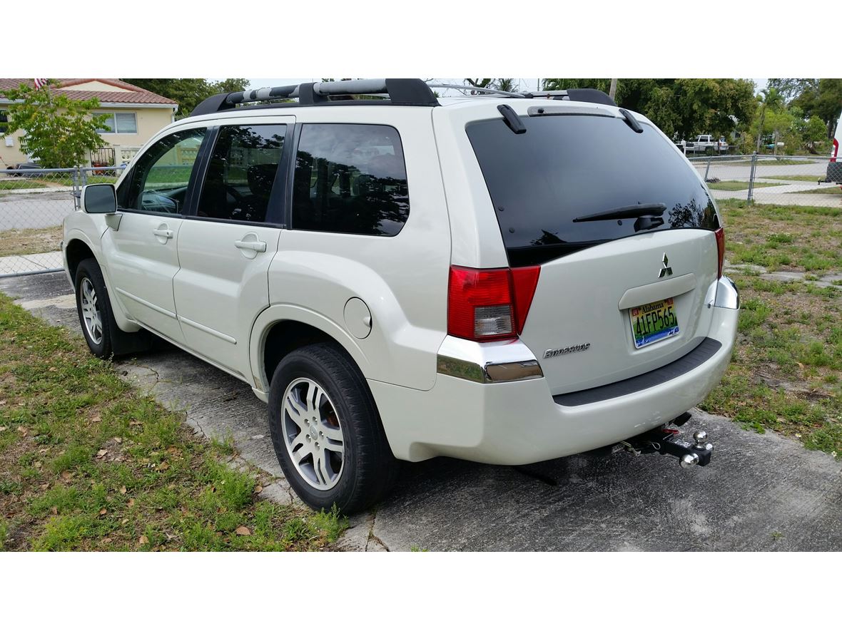 2004 Mitsubishi Endeavor for sale by owner in Hollywood