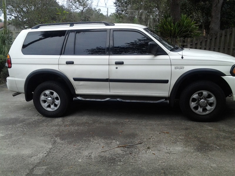 2003 Mitsubishi Montero for sale by owner in TAMPA