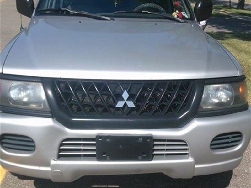 2003 Mitsubishi Montero for sale by owner in INKSTER