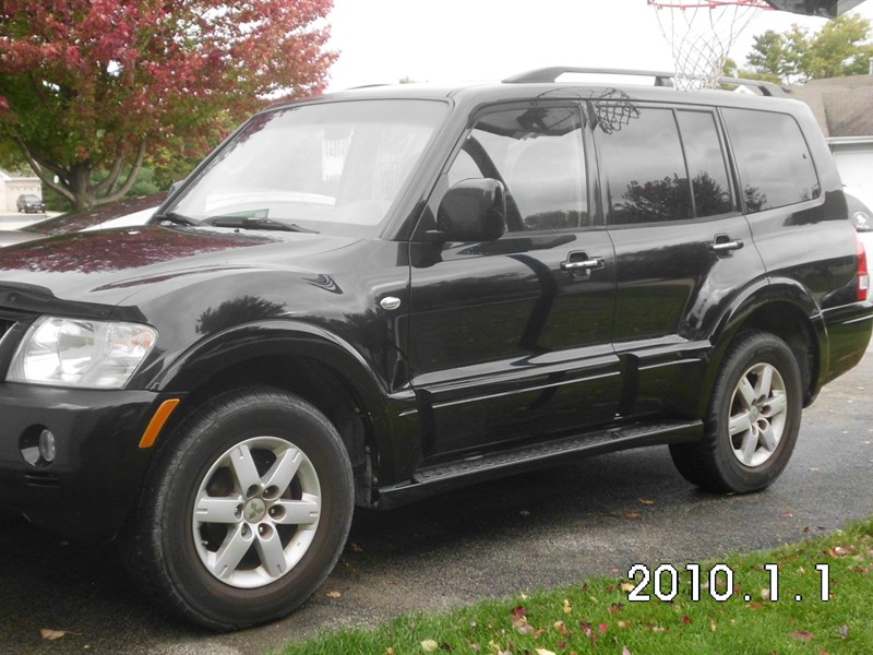 2005 Mitsubishi Montero for sale by owner in ROSCOE