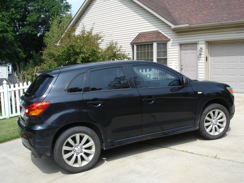 2011 Mitsubishi Outlander Sport SE for sale by owner in IRWIN
