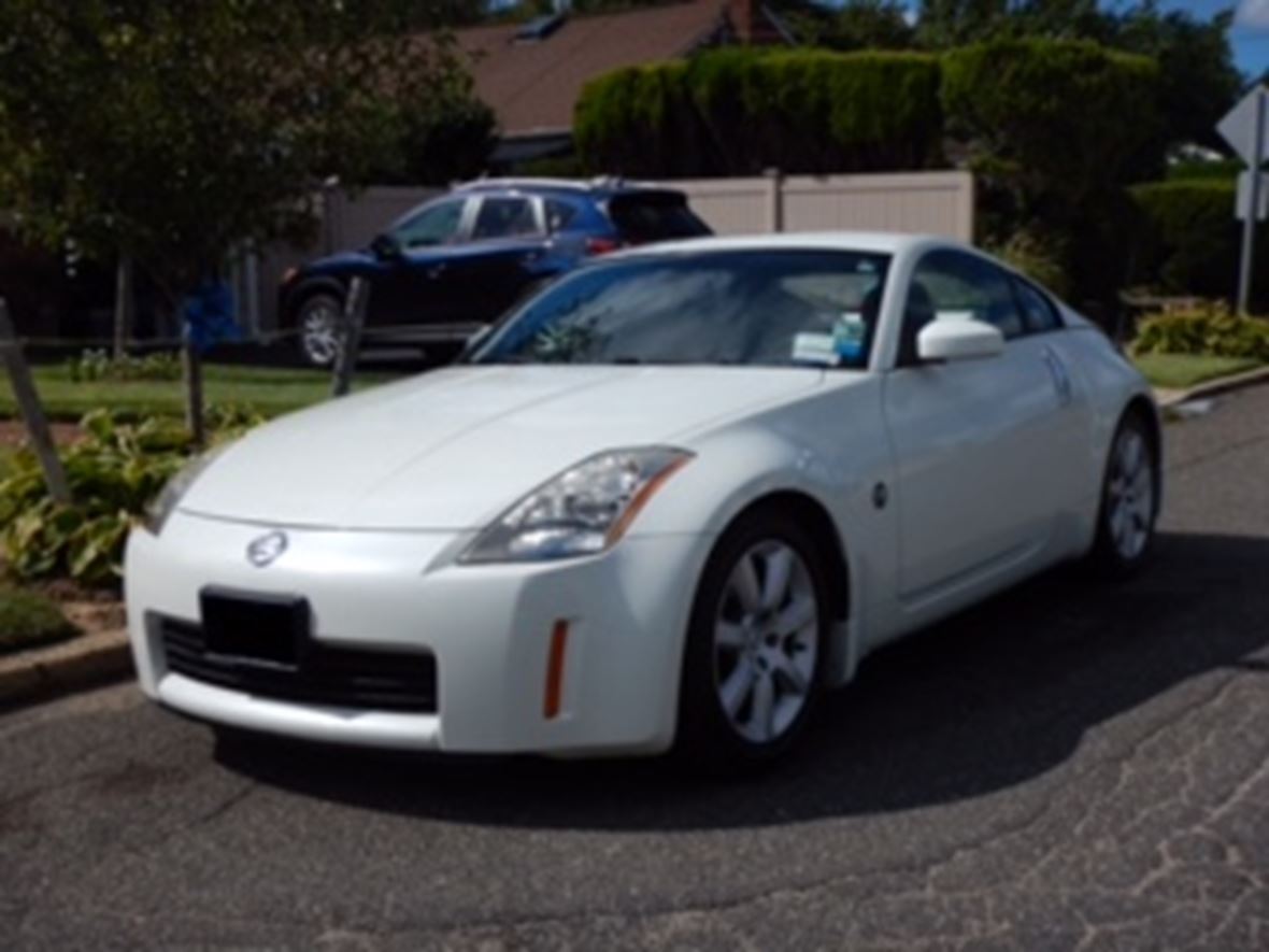 2003 Nissan 350Z for sale by owner in Huntington Station