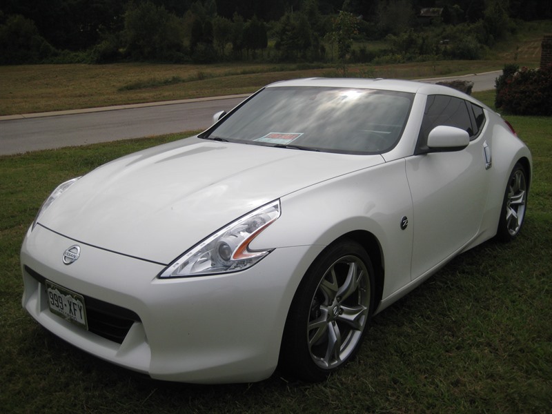 2009 Nissan 370Z for sale by owner in KNOXVILLE