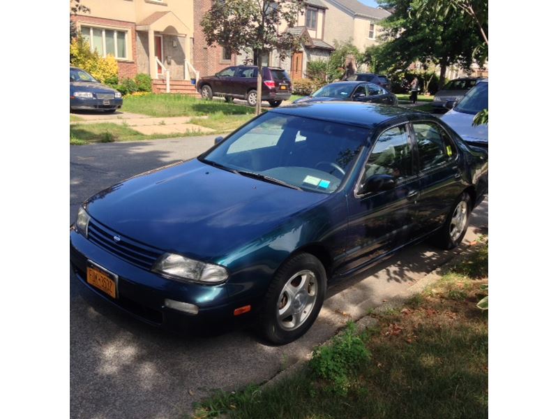 1997 Nissan Altima for sale by owner in Fresh Meadows