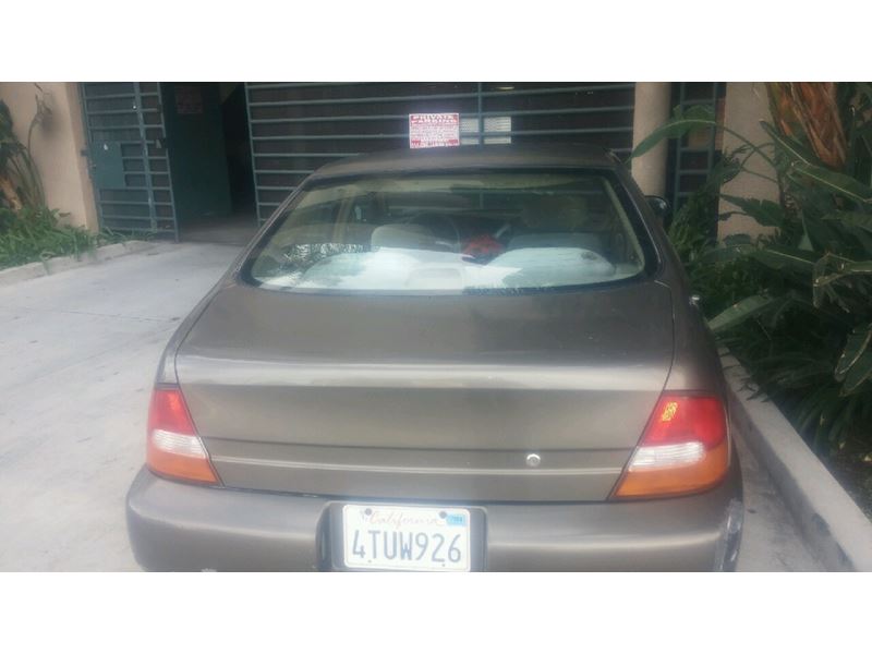 1998 Nissan Altima for sale by owner in TARZANA