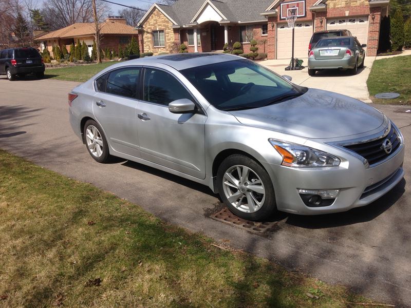 2015 Nissan Altima 2.5 SV for sale by owner in Dearborn Heights