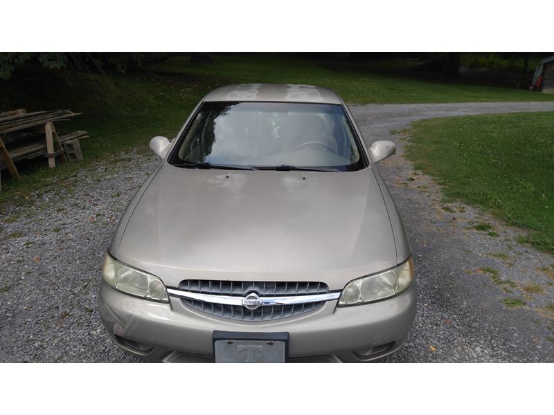 2001 Nissan Altima for sale by owner in Calhoun