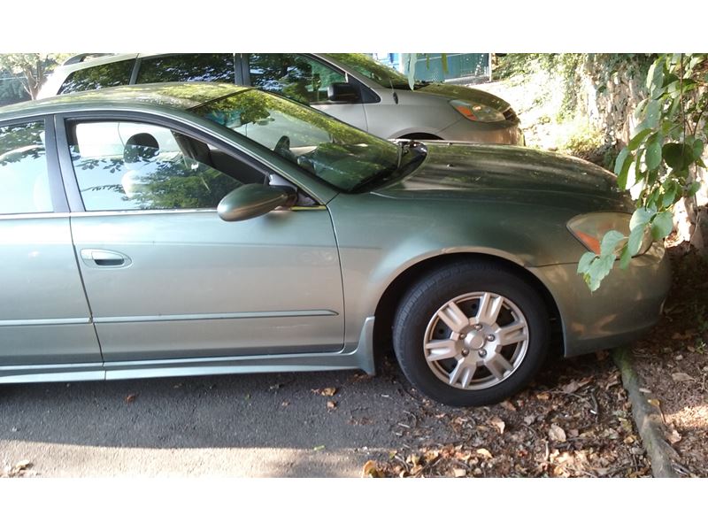 2003 Nissan Altima for sale by owner in Montgomery Village