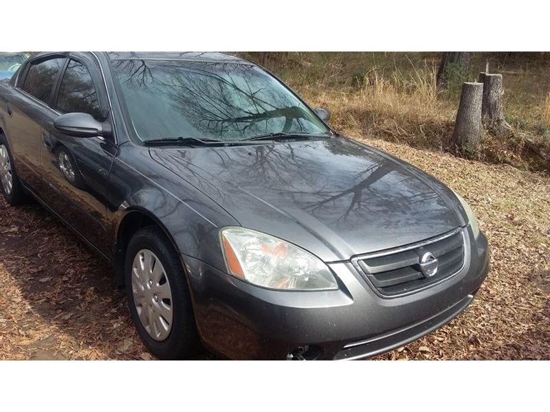 2004 Nissan Altima for sale by owner in RUSSELLVILLE