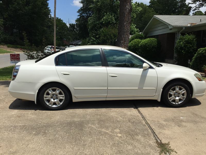 2005 Nissan Altima for sale by owner in Little Rock