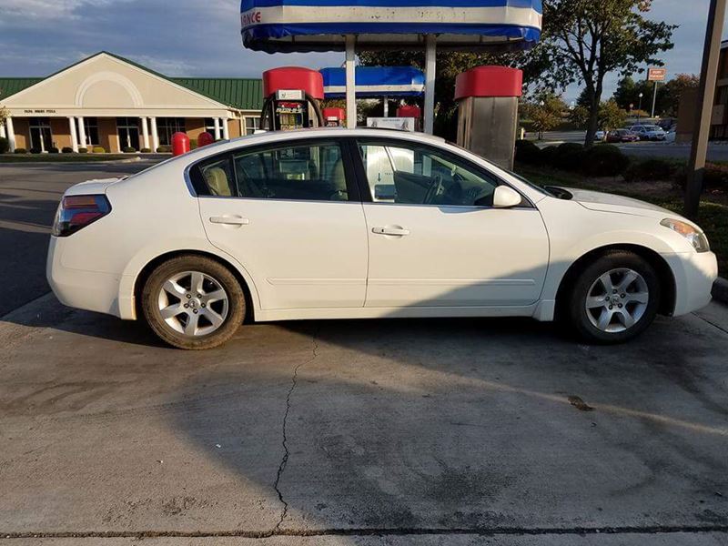 2009 Nissan Altima for sale by owner in Huddleston