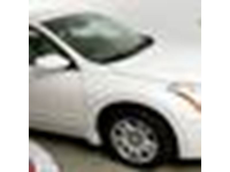 2010 Nissan Altima for sale by owner in Franklin Park