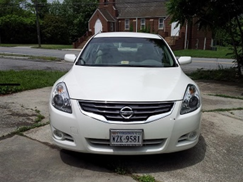 2012 Nissan Altima for sale by owner in ROANOKE