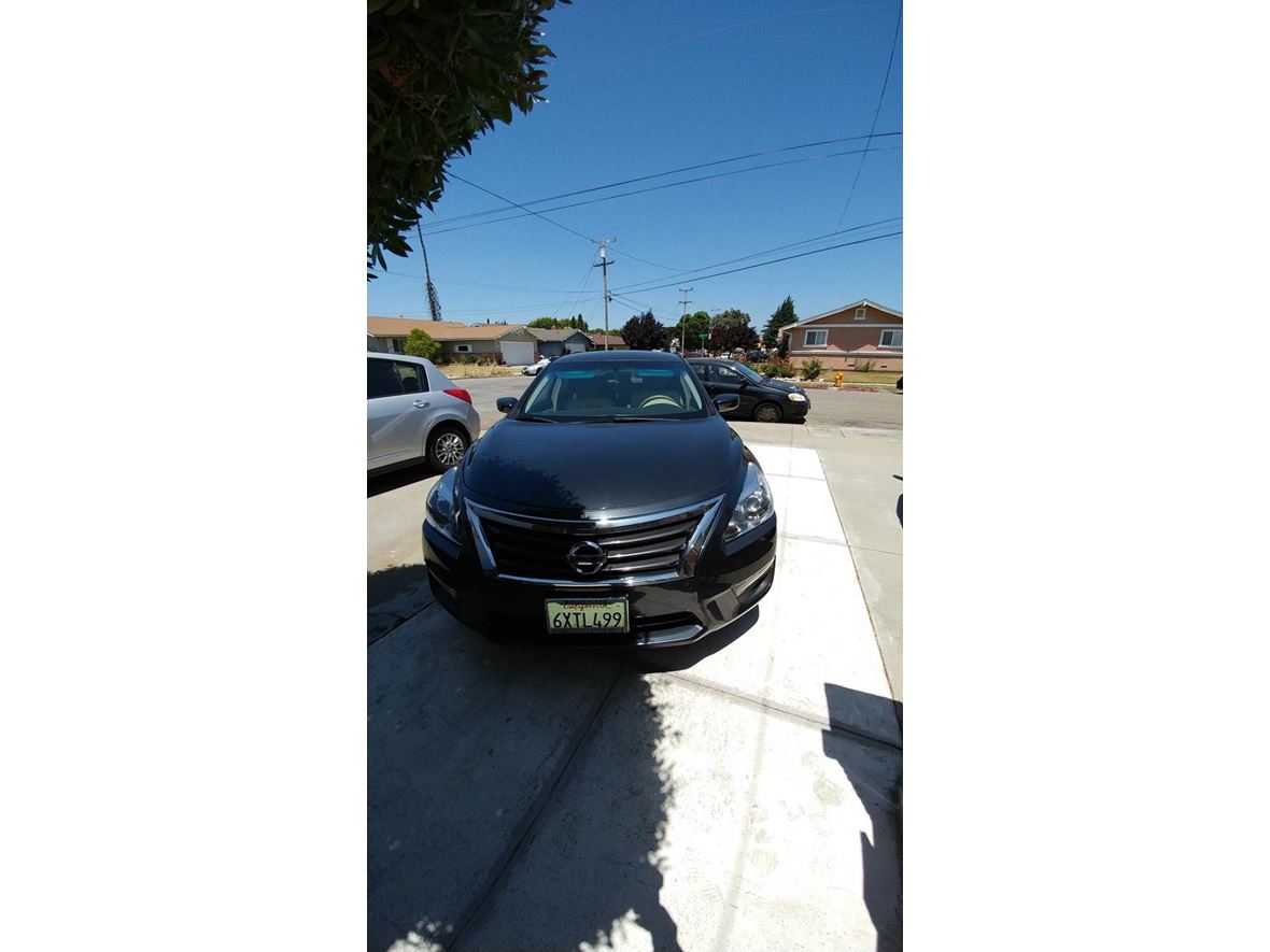 2013 Nissan Altima for sale by owner in Hayward
