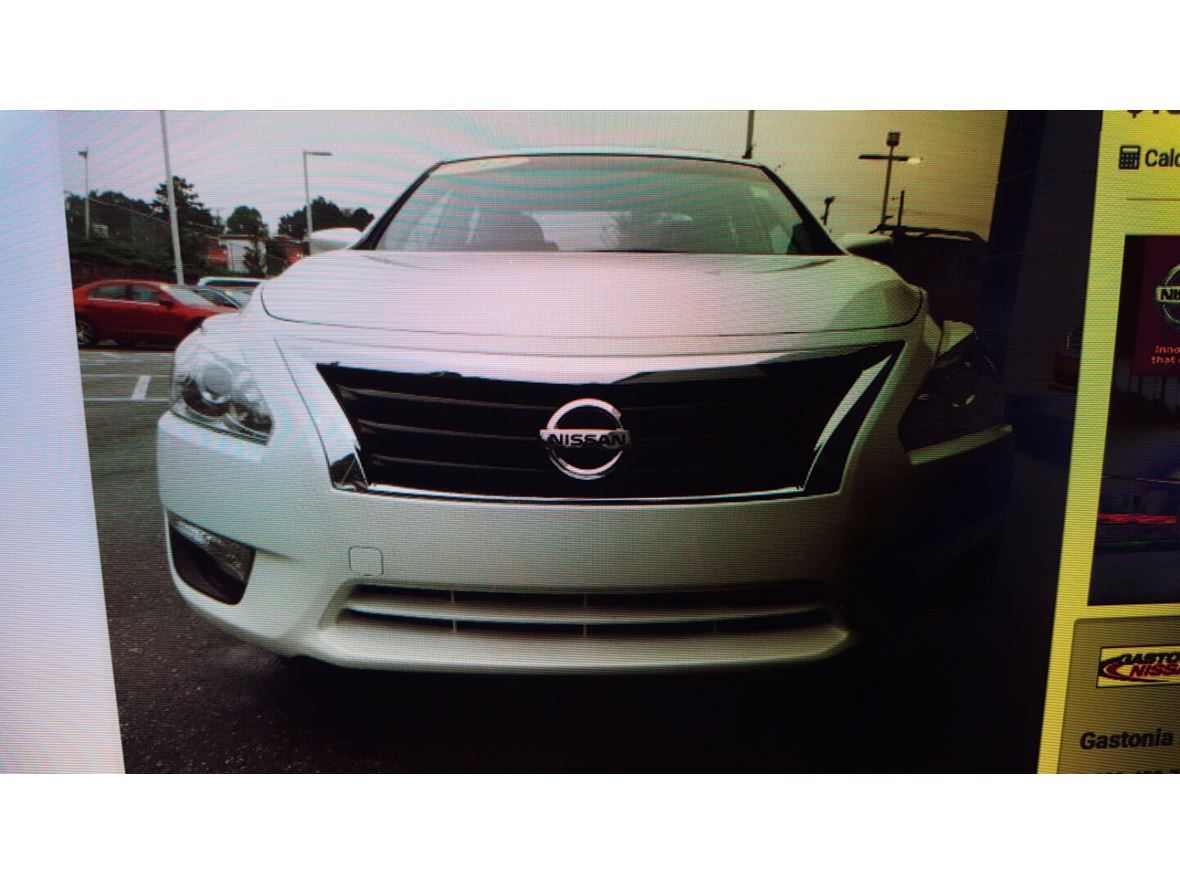 2013 Nissan Altima SV for sale by owner in Newberry