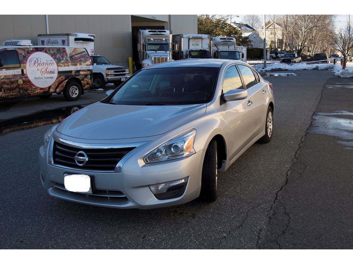 2013 Nissan Altima for sale by owner in Medford
