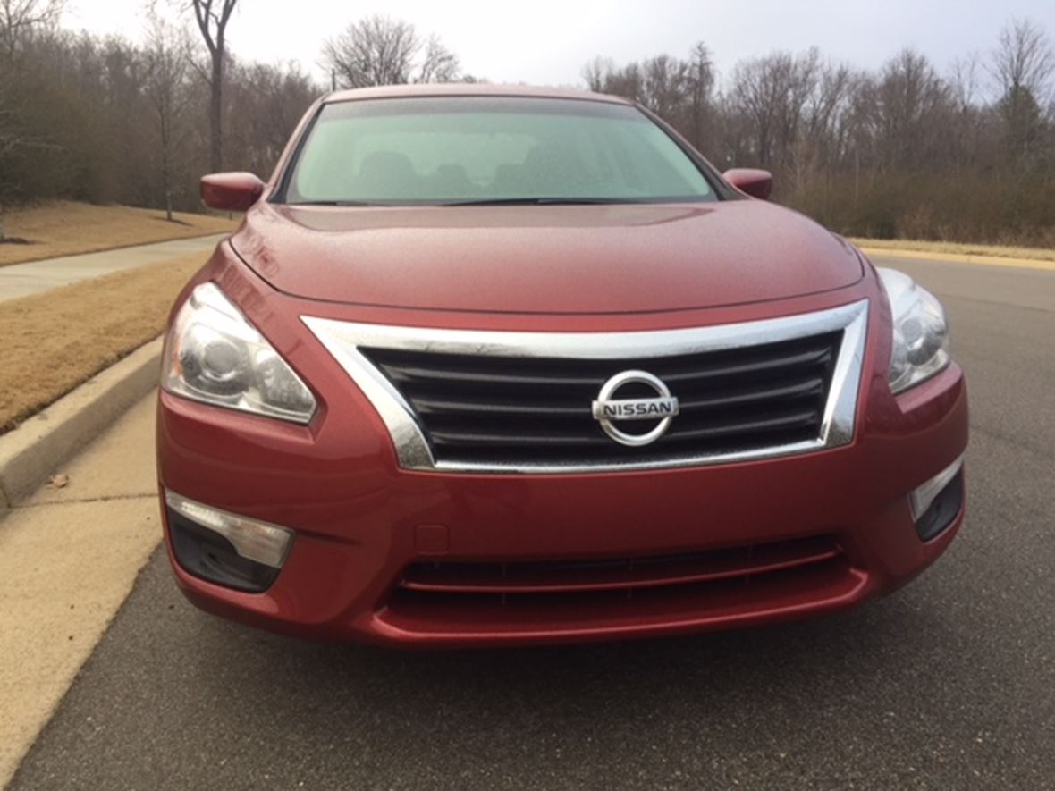 2014 Nissan Altima for sale by owner in Memphis