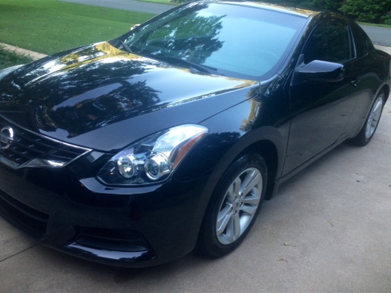 2010 Nissan Altima Coupe for sale by owner in ELON