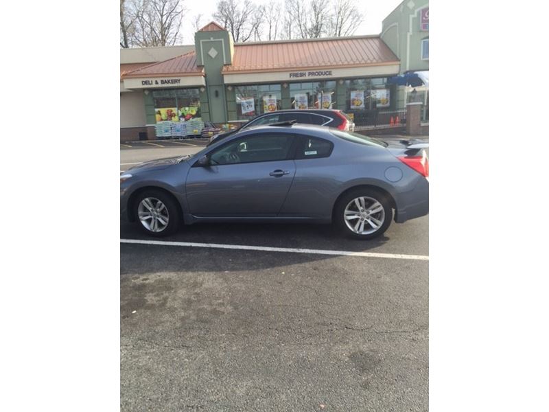 2010 Nissan Altima Coupe for sale by owner in Ossining