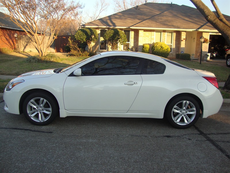 2012 Nissan Altima Coupe for sale by owner in GRAND PRAIRIE