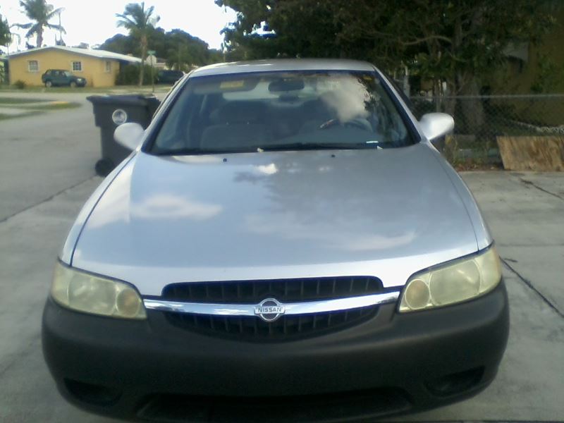 2001 Nissan Altima GXE for sale by owner in HOLLYWOOD