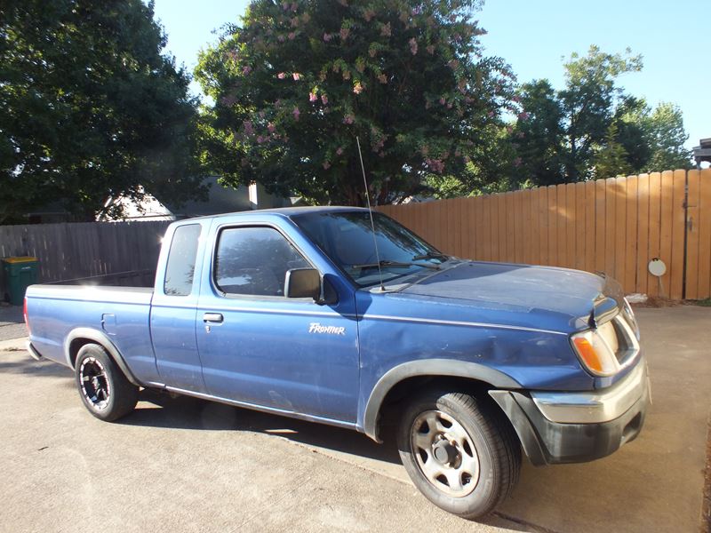 1999 Nissan Frontier for sale by owner in TEMPLE