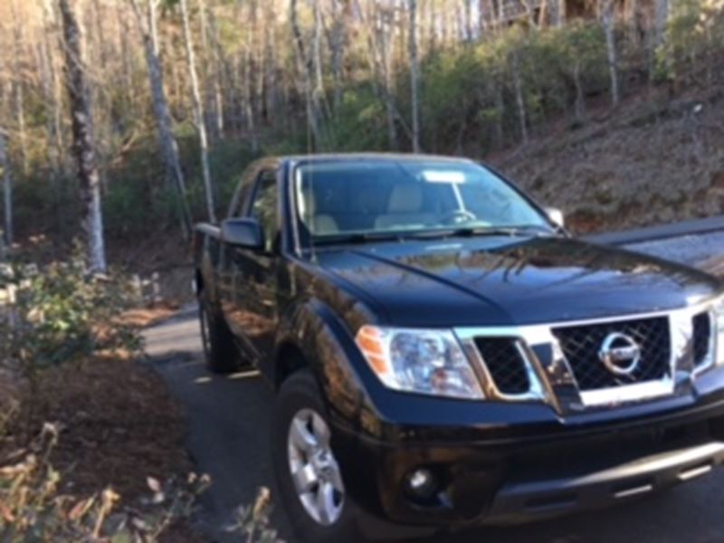 2012 Nissan Frontier SV King Cab for sale by owner in Blue Ridge