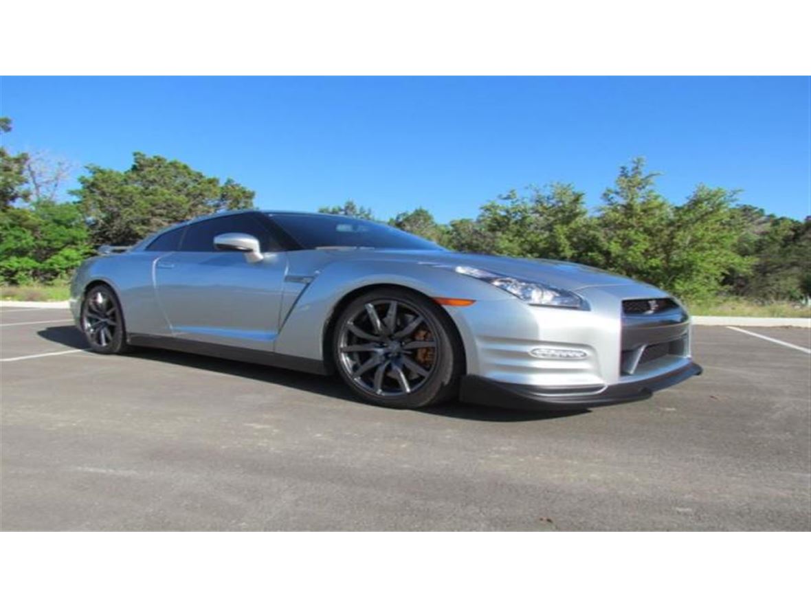 2014 Nissan GT-R for sale by owner in Houston
